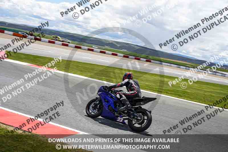 cadwell no limits trackday;cadwell park;cadwell park photographs;cadwell trackday photographs;enduro digital images;event digital images;eventdigitalimages;navarra;no limits trackdays;peter wileman photography;racing digital images;trackday digital images;trackday photos